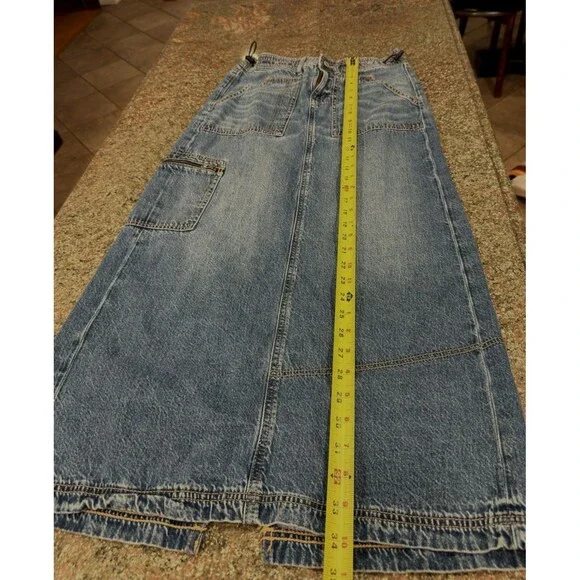 American Eagle Womens Low Rise Maxi Denim Skirt Size 2 Medium Wash Cargo Pocket - Picture 6 of 12